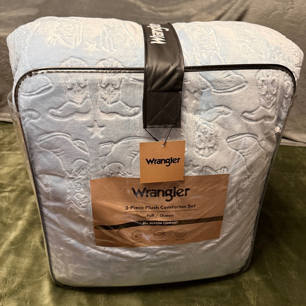 Wrangler 3-Piece Plush Comforter Set Full/Queen Blue New Cowboy Boot Embossed